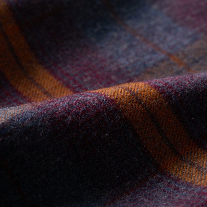 Close-up of Pladra Men's Every Day Flannel Shirt in Portsmouth Blue Heather, featuring soft plaid cotton fabric.