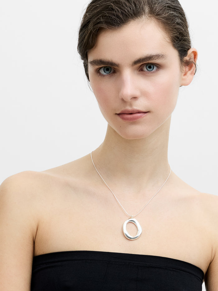 Silver Hammered Halo Pendant Necklace