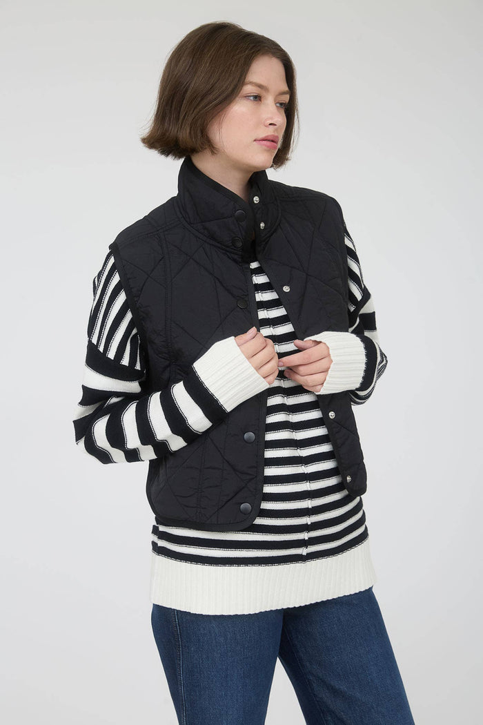 SNAP BUTTON QUILTED PUFFER VEST BLACK