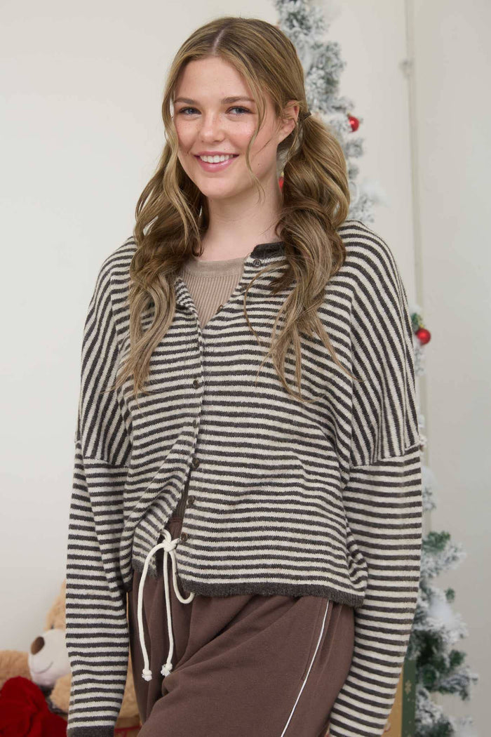 STRIPE RAW EDGE DROP SHOULDER KNIT CARDIGAN DARK BROWN
