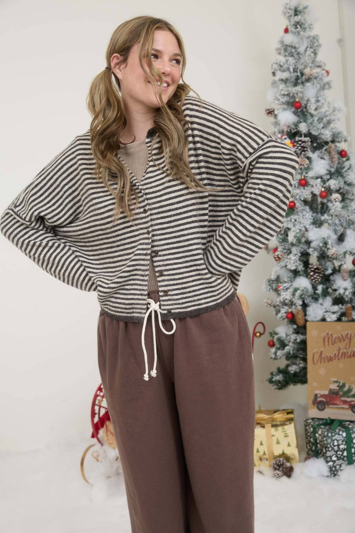 STRIPE RAW EDGE DROP SHOULDER KNIT CARDIGAN DARK BROWN
